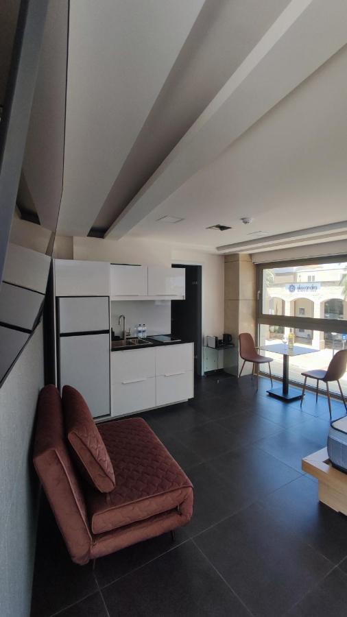 Summertime Signature Suites Agia Marina Dış mekan fotoğraf
