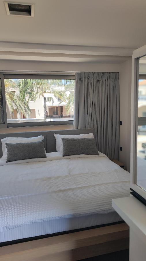 Summertime Signature Suites Agia Marina Dış mekan fotoğraf