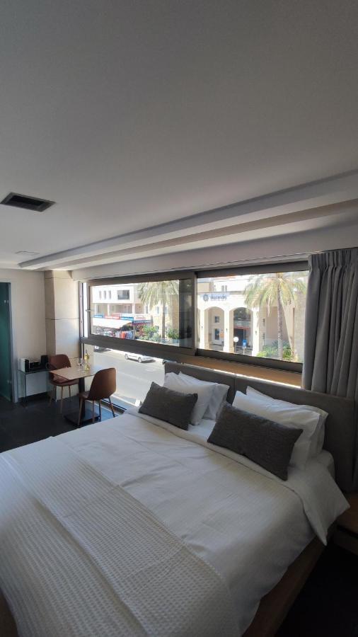 Summertime Signature Suites Agia Marina Dış mekan fotoğraf
