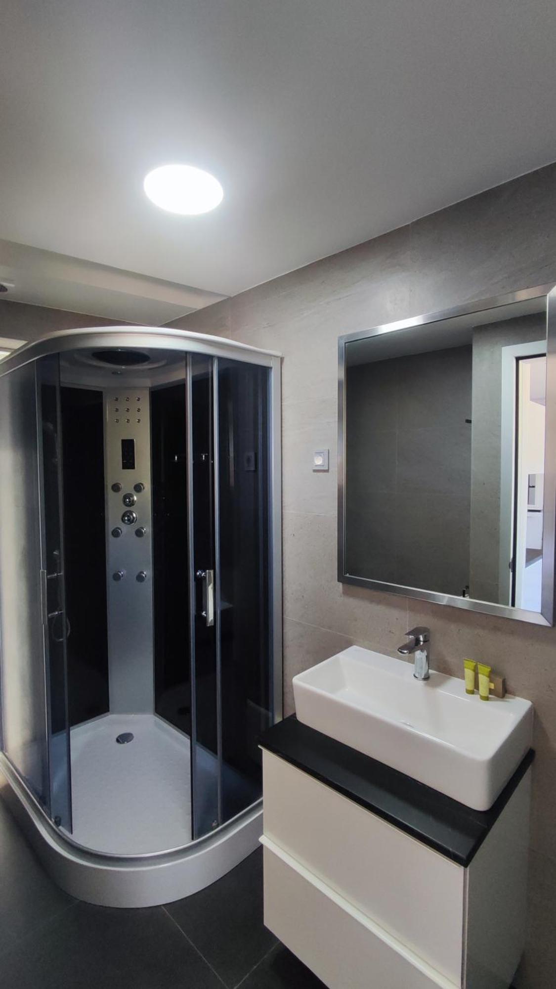 Summertime Signature Suites Agia Marina Dış mekan fotoğraf